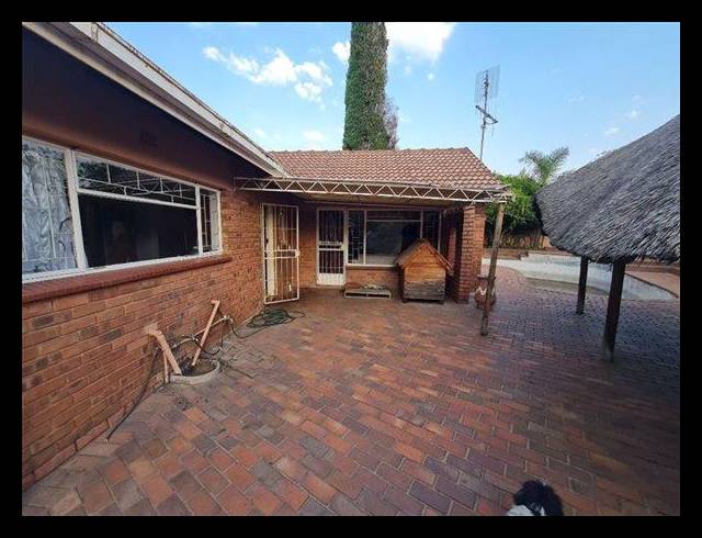 4 BEDROOM HOUSE FOR SALE IN BIRCHLEIGH NORTH